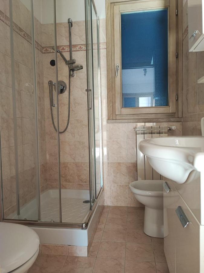Red Lux Apartment Фьюмичино Экстерьер фото