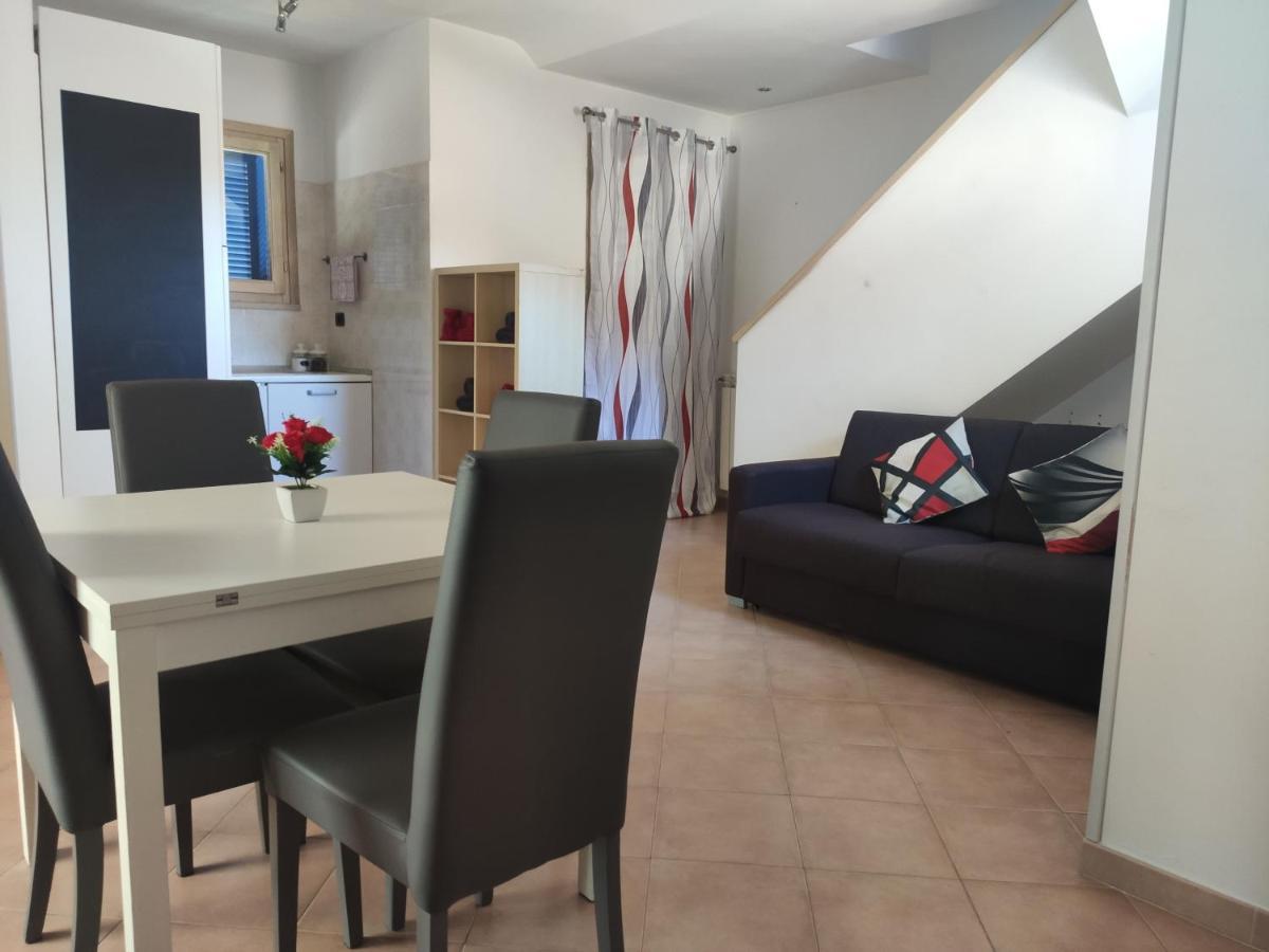 Red Lux Apartment Фьюмичино Экстерьер фото